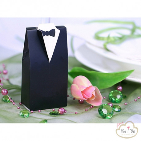 10 GROOM SHAPED BOXES