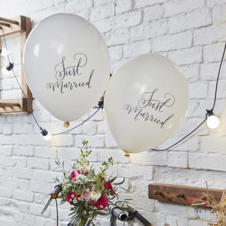 10 "JUST MARRIED" BALLOONS 30 CM.