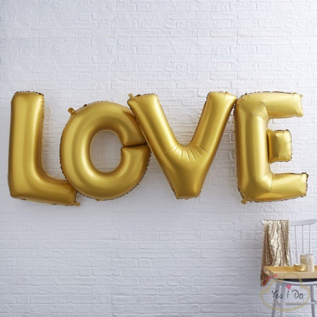 GIANT LOVE FOILED BALLOONS - GOLD